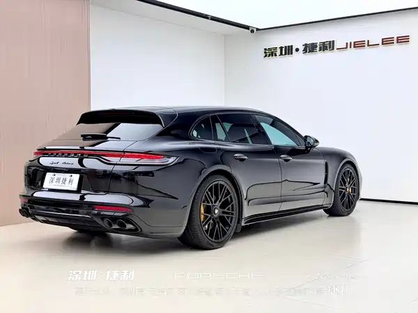 Porsche Panamera 2022