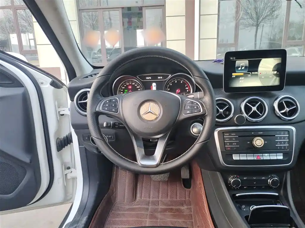 Mercedes-Benz GLA 2018 — фото 11