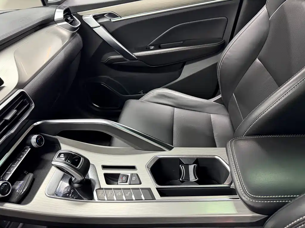 Geely Binyue 2019 — фото 13
