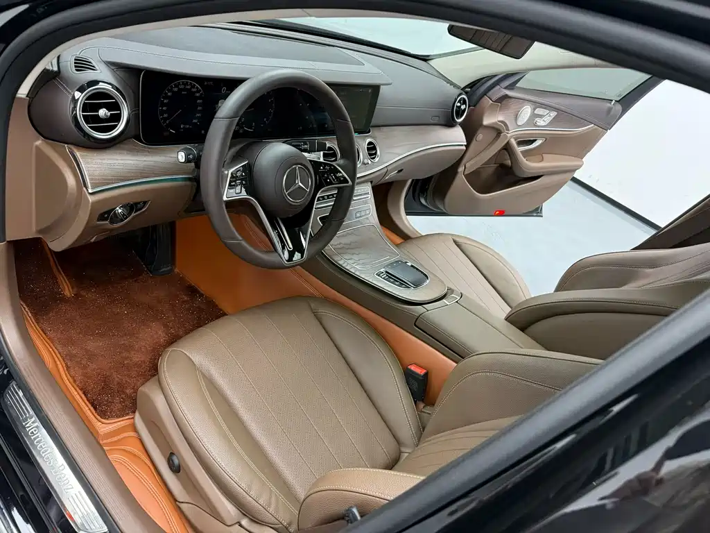 Mercedes-Benz E-Class 2023 — фото 8
