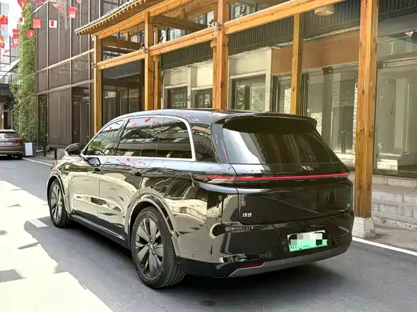 Li Auto L8 2025