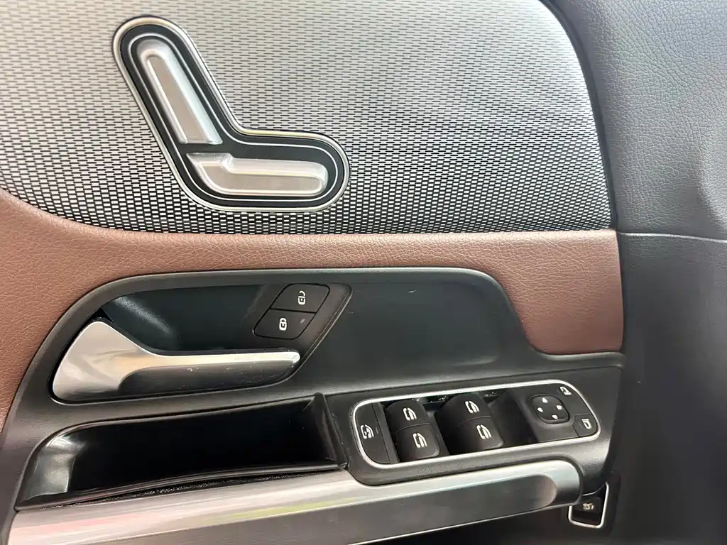 Mercedes-Benz GLB 2020 — фото 17