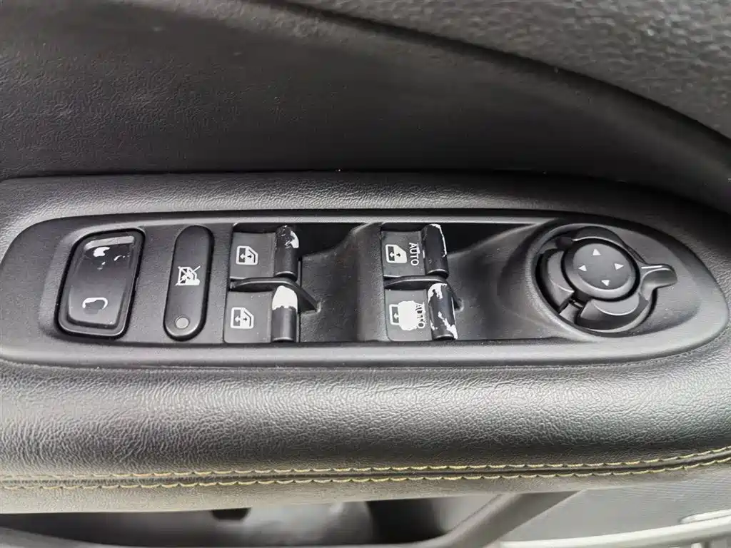 Jeep Compass 2018 — фото 9
