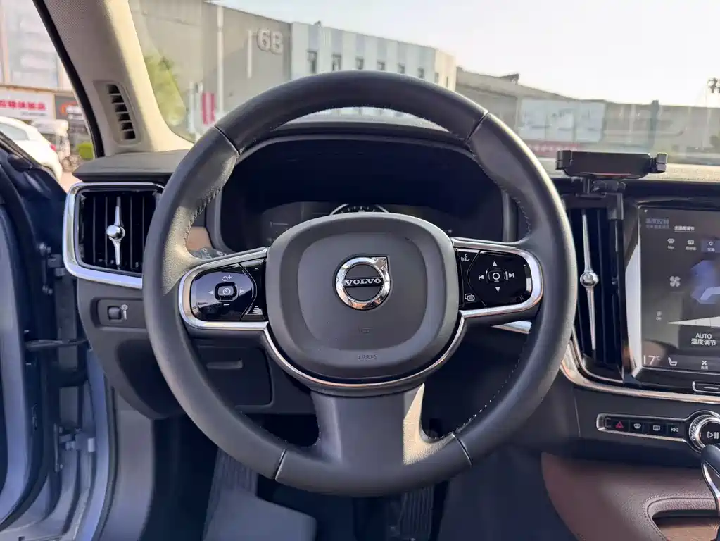 Volvo S90 2019 — фото 33