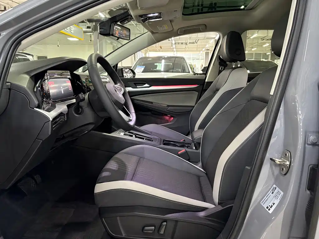 Volkswagen Golf 2023