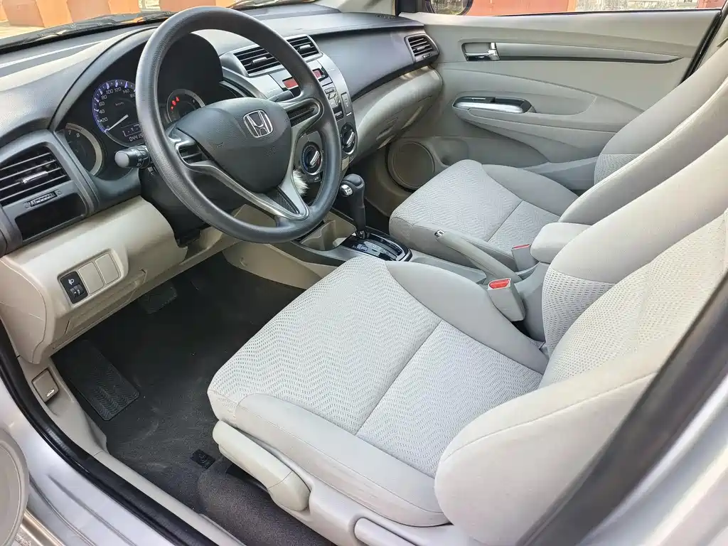 Honda City Classic 2015 — фото 10