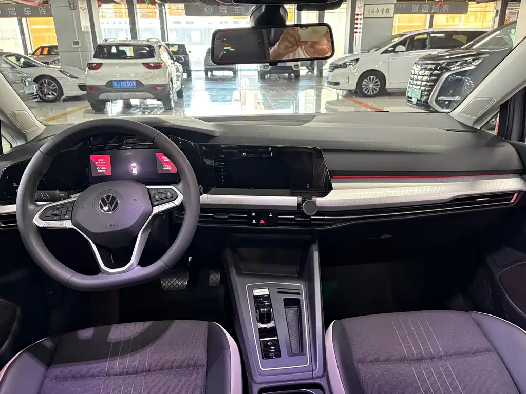 Volkswagen Golf 2023