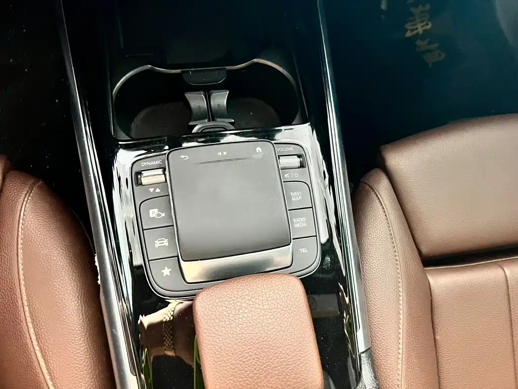 Mercedes-Benz GLB 2020 — фото 21
