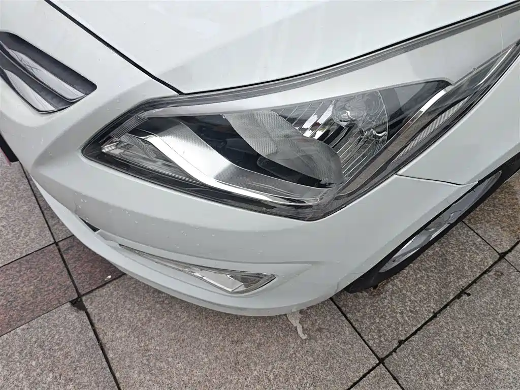 Hyundai Verna 2015 — фото 24