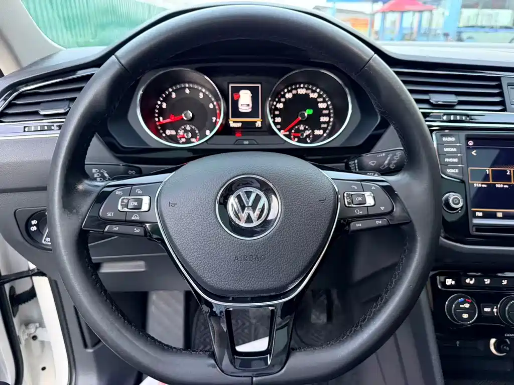 Volkswagen Tiguan L 2019 — фото 5