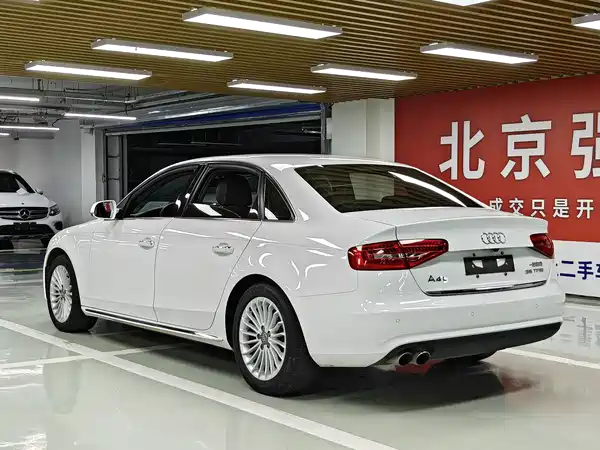Audi A4L 2016