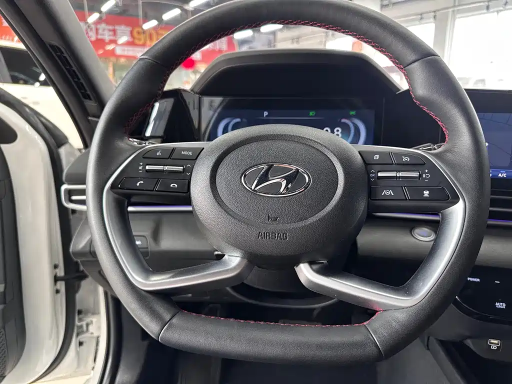 Hyundai Elantra 2022 — фото 10