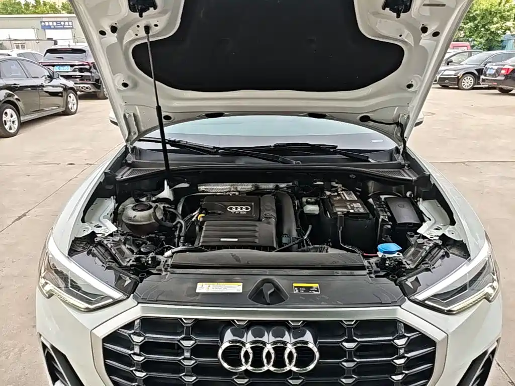 Audi Q3 2020 — фото 20