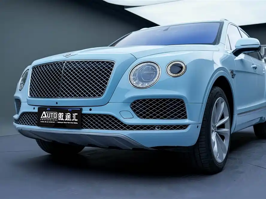 Bentley Bentayga 2019 — фото 18
