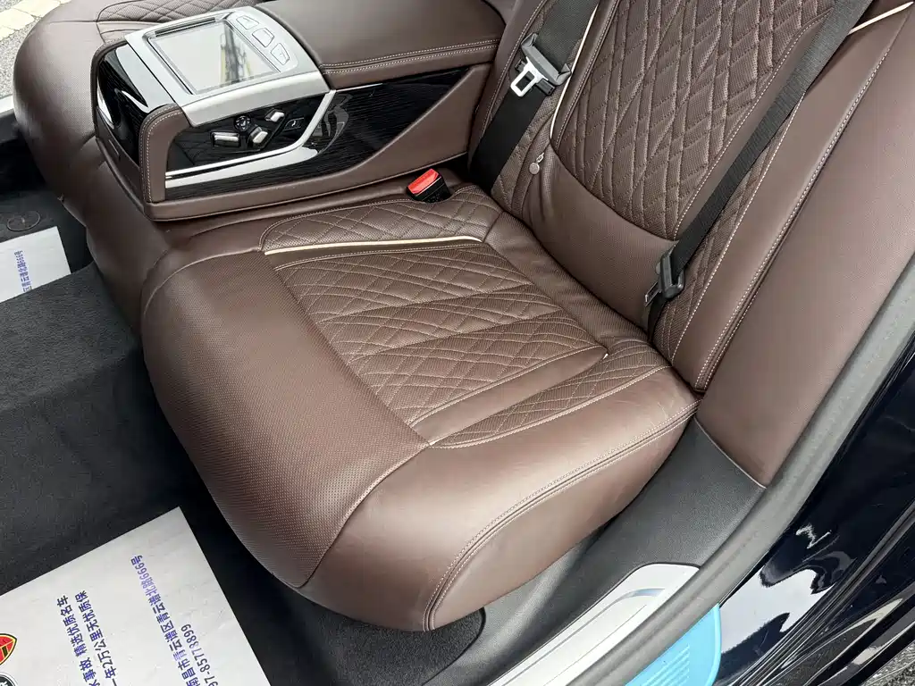 BMW 7 Series 2021 — фото 14