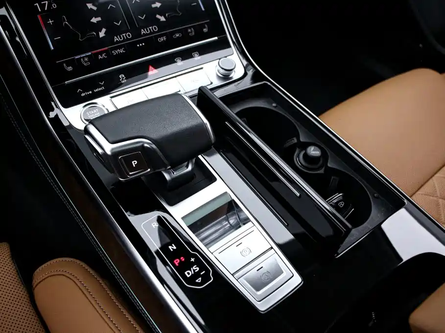 Audi A8 2023 — фото 10