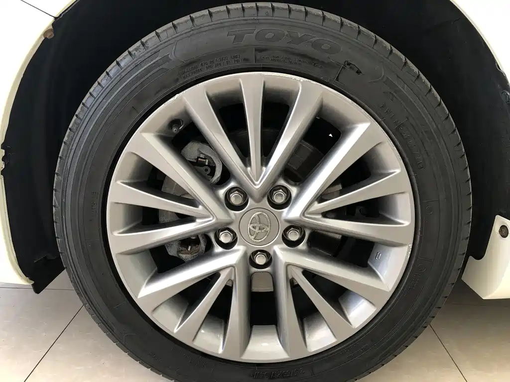 Toyota Camry 2015 — фото 22