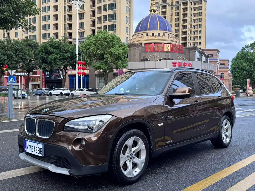 BMW X1 2011 — фото 1