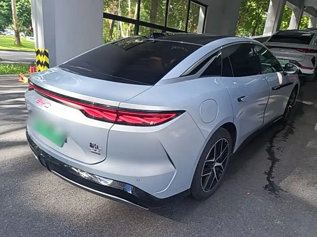 BYD Han L 2025