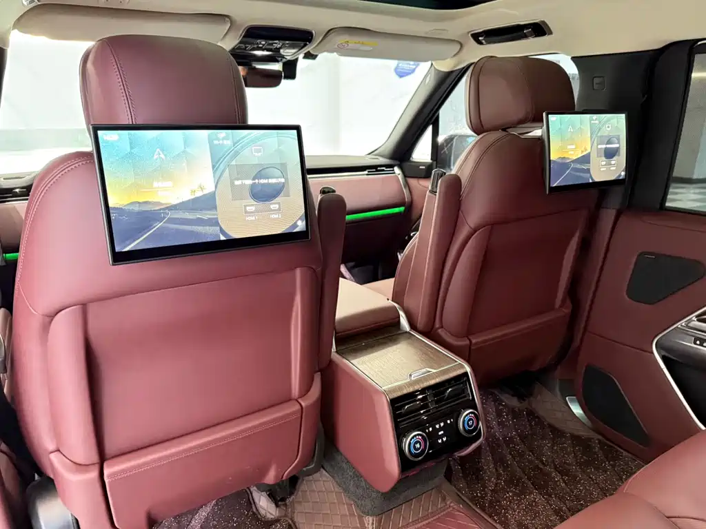 Land Rover Range Rover 2023 — фото 26