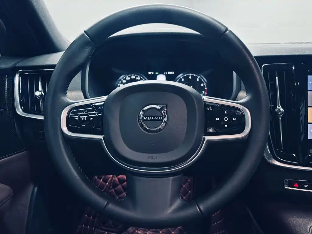 Volvo V90 2021 — фото 12