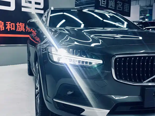 Volvo V90 2021