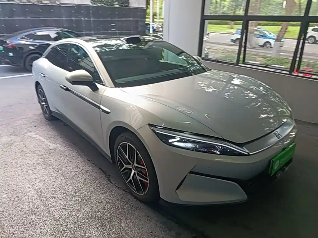 BYD Han L 2025