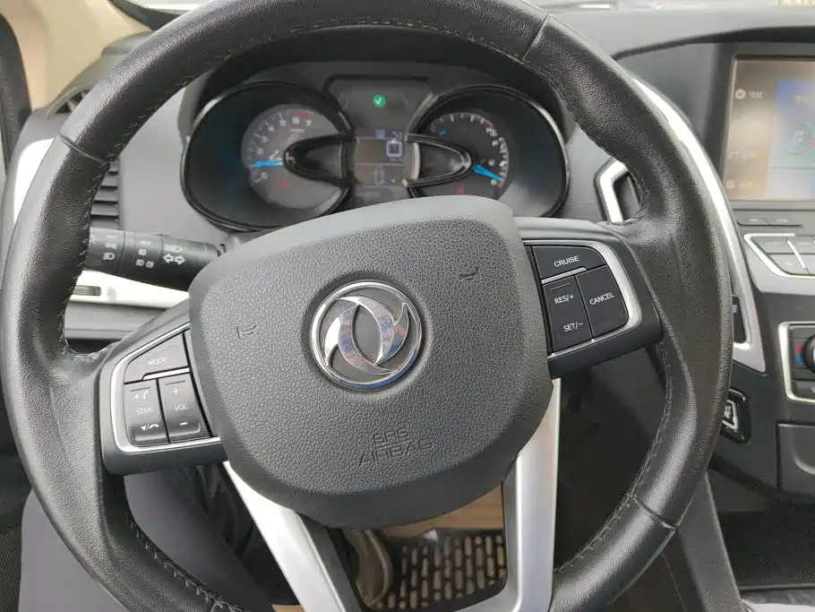 Dongfeng Fengshen AX7 2015 — фото 14