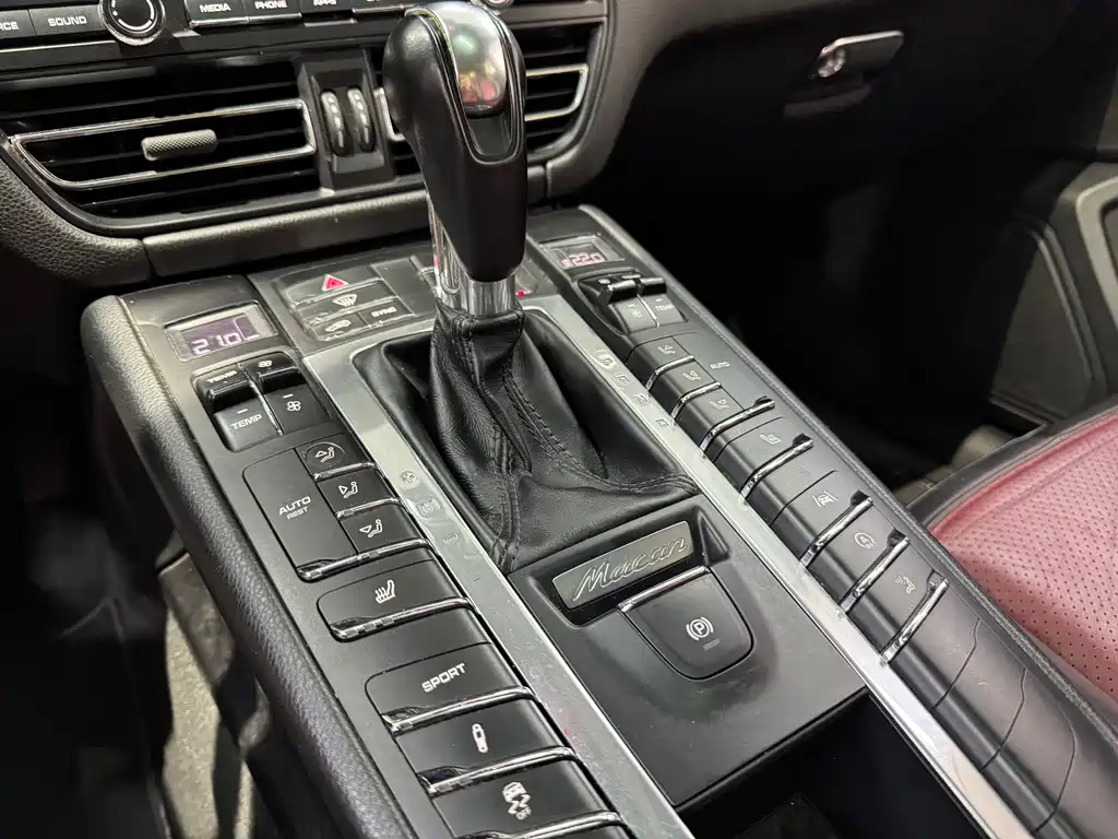 Porsche Macan 2019 — фото 16