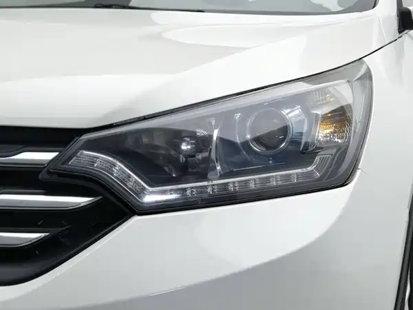 Dongfeng Fengshen AX7 2015