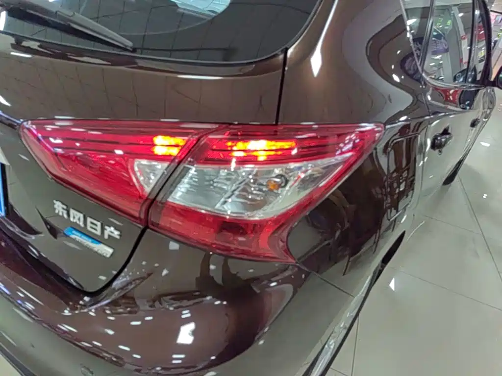 Nissan Tiida 2019 — фото 8