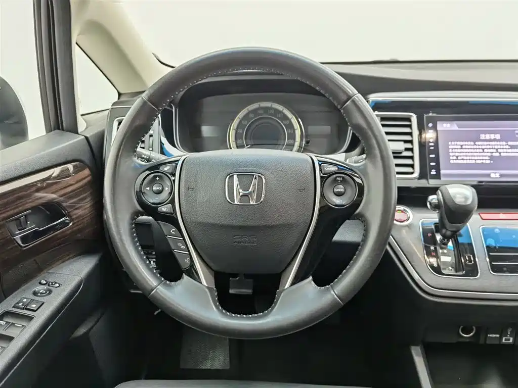 Honda Elysion 2017 — фото 11