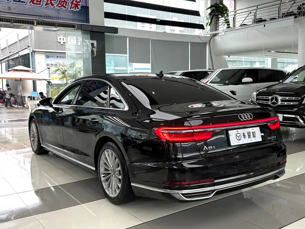 Audi A8 2020 — фото 20
