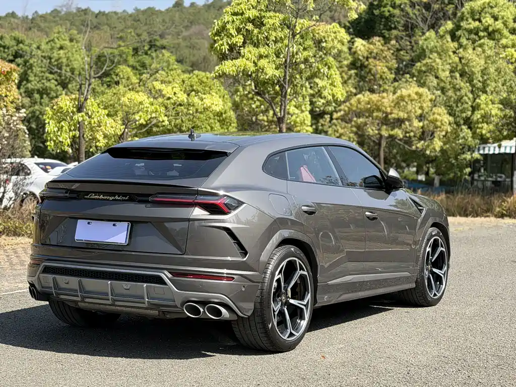 Lamborghini Urus 2021 — фото 6