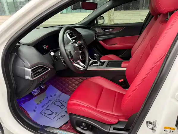 Jaguar XEL 2020