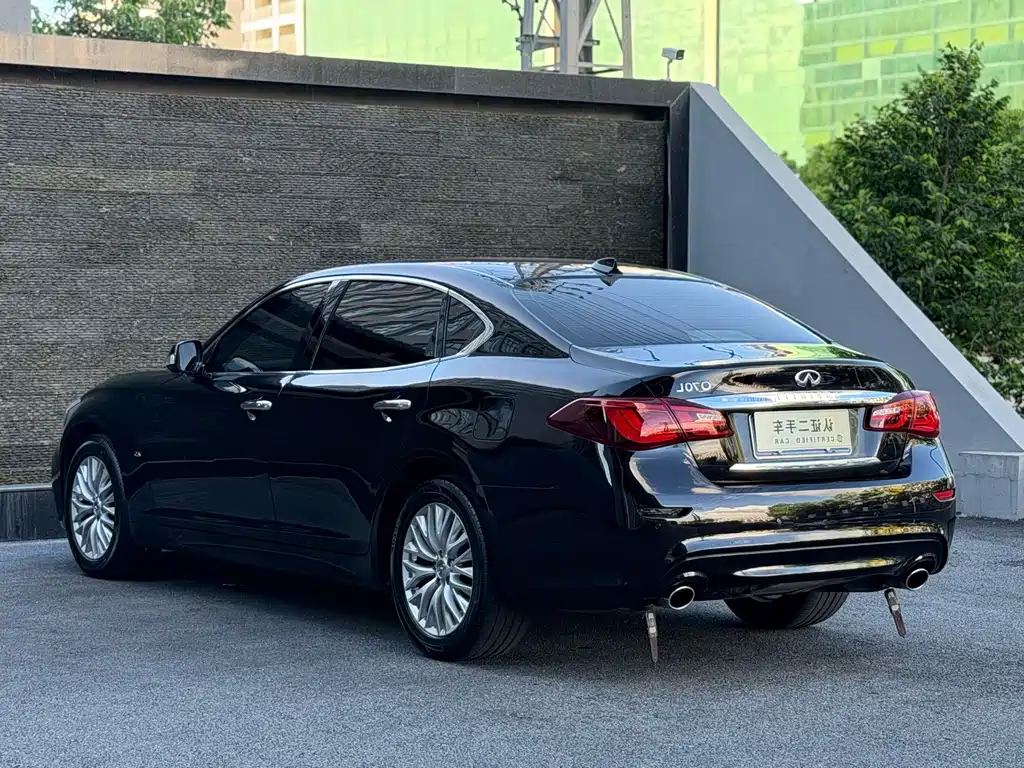 Infiniti Q70 2018 — фото 10