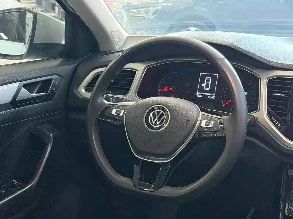 Volkswagen T-Roc 2022 — фото 12