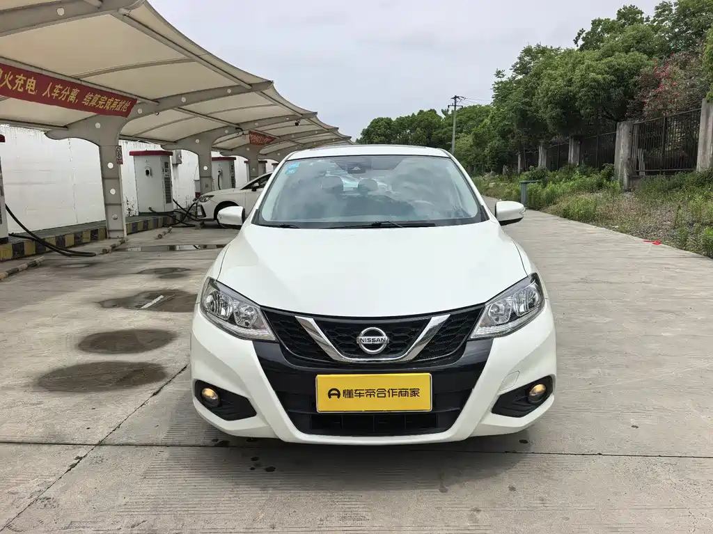 Nissan Tiida 2016 — фото 2