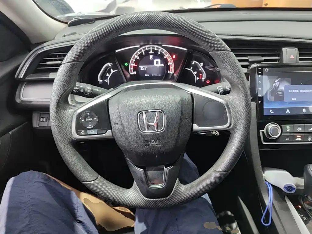 Honda Civic 2018 — фото 11