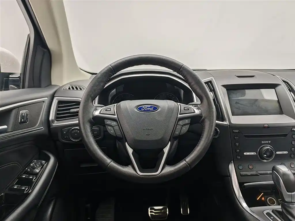 Ford Edge 2018 — фото 11