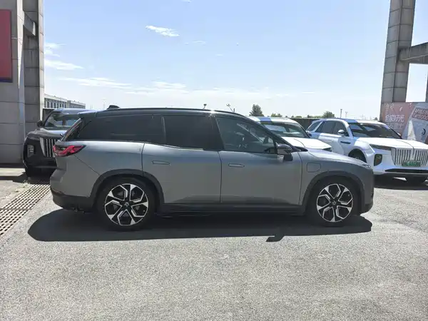 NIO ES8 2018