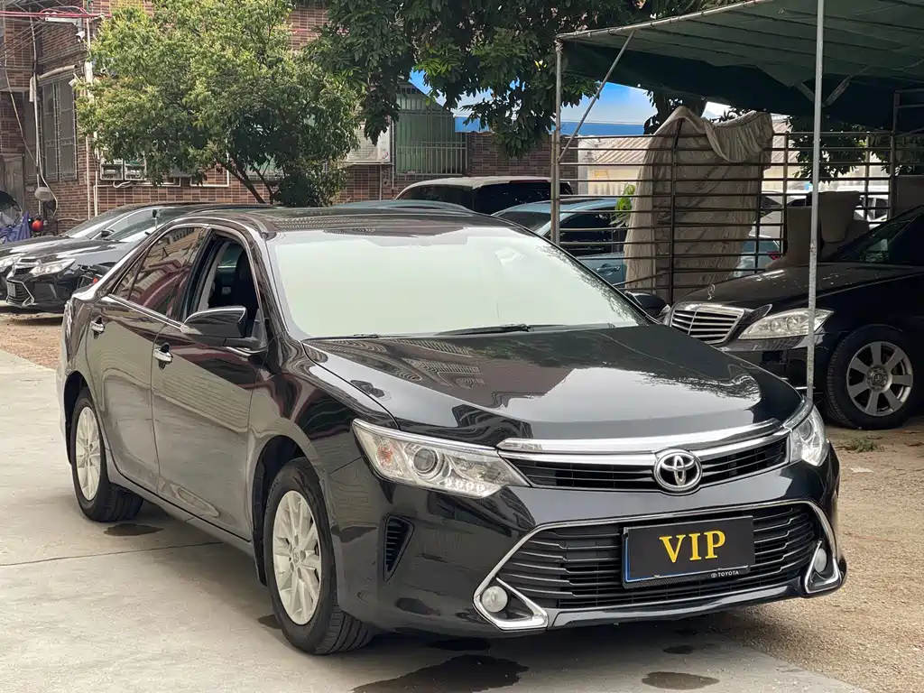Toyota Camry 2017 — фото 2