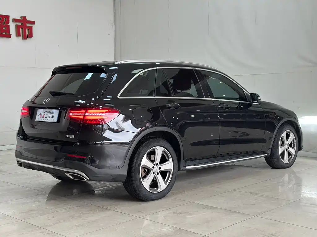 Mercedes-Benz GLC 2017 — фото 16