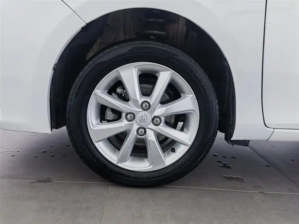 Toyota Yaris L 2015 — фото 17