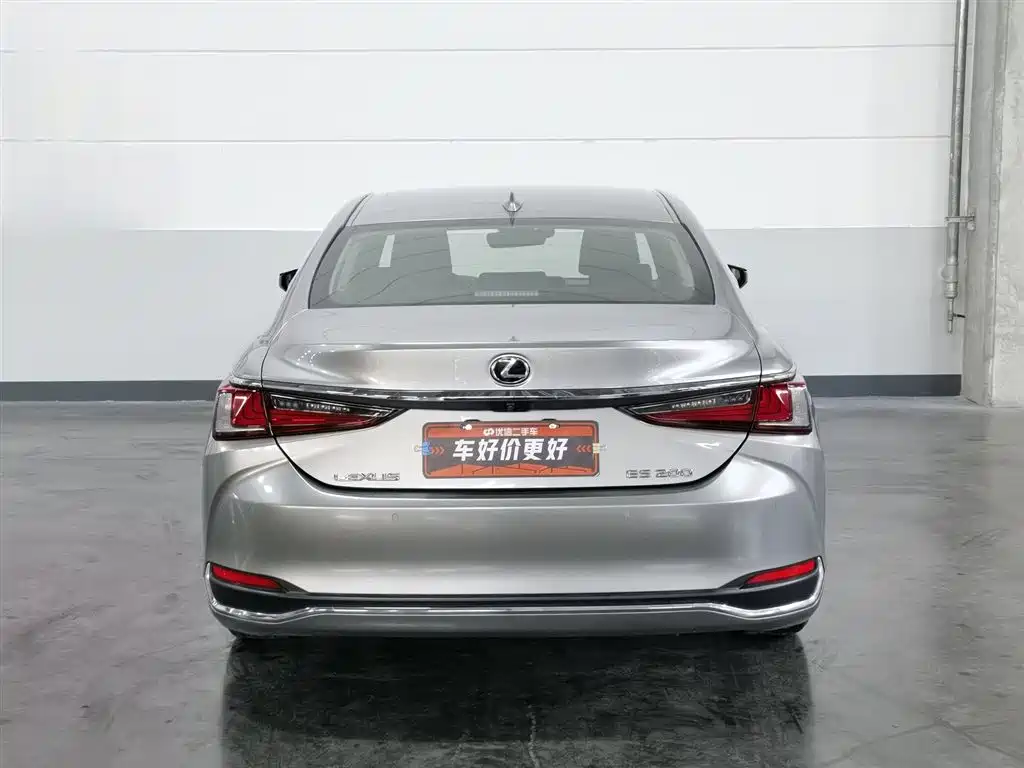 Lexus ES 2019