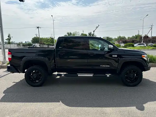 Toyota Tundra 2014
