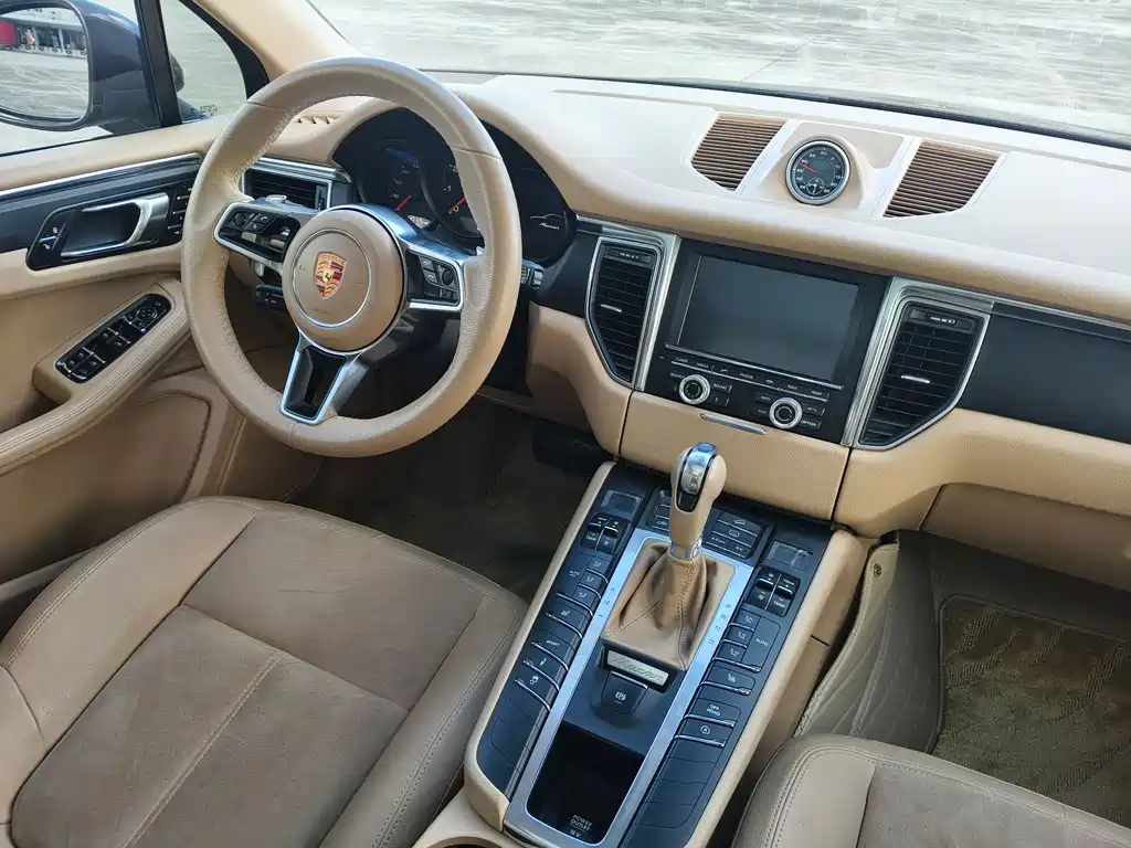 Porsche Macan 2015 — фото 13