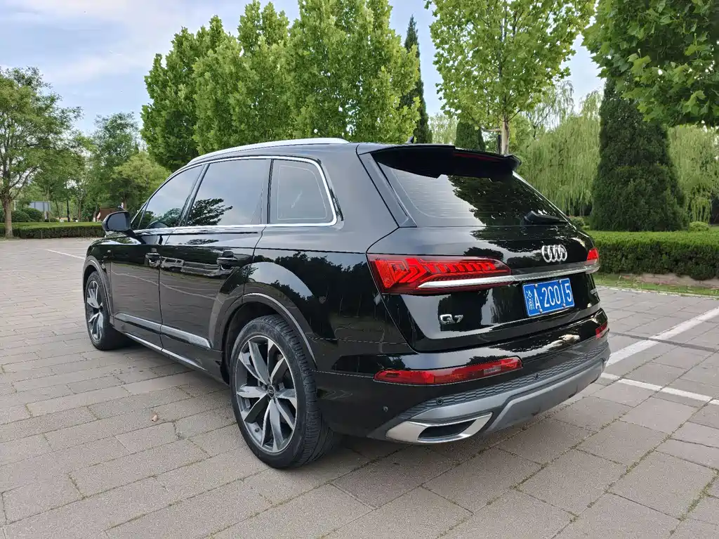 Audi Q7 2023 — фото 4