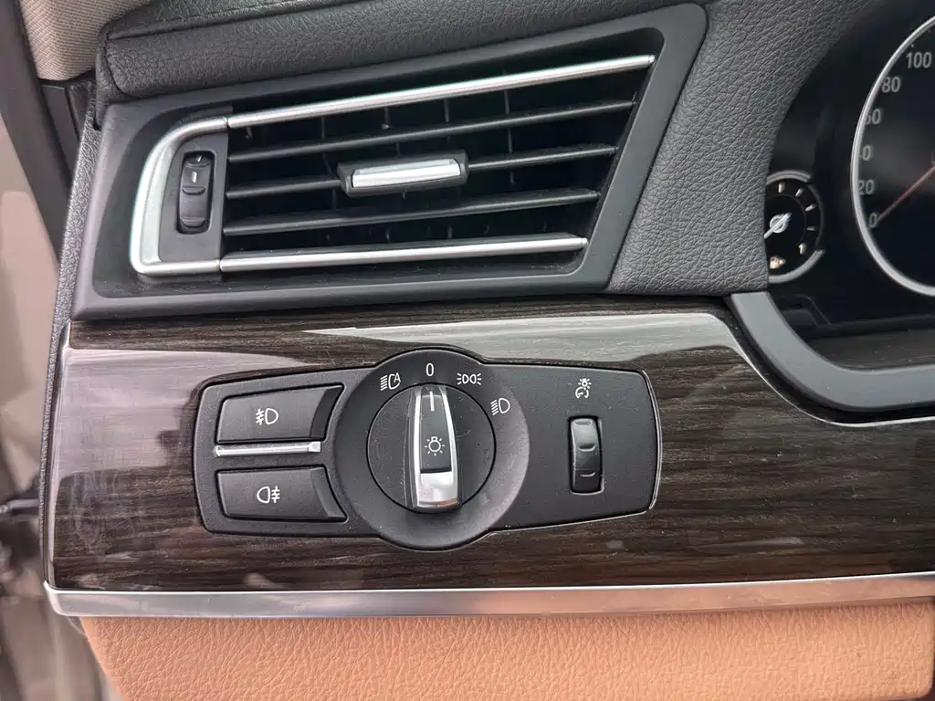 BMW 7 Series 2014 — фото 20