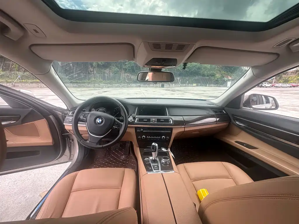 BMW 7 Series 2014 — фото 18